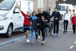 Amsterdam 3 september 2017  
ALS Cityswim in de amsterdamse grachten. Johnny de Mol jr en Rick Brandsteder zemmen met Ralph en Carlijn de Vies en hun kinderen  zoon Daniel en  hun dochter