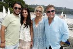 Saint Tropez 3 augustus 2017
Jan des Bouvrie viert zijn 75e verjaardag met familie en vrienden bij Tropezina. rene en Natasja Froger met zoon Danny en zijn vriendin
