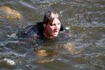 Amsterdam 3 september 2017  
ALS Cityswim in de amsterdamse grachten. Rene Froger wordt aangemoedigd door zijn vrouw Natasja