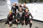 Amsterdam 3 september 2017  
ALS Cityswim in de amsterdamse grachten. Rene Froger wordt aangemoedigd door zijn vrouw Natasja