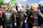 Amsterdam 3 september 2017  
ALS Cityswim in de amsterdamse grachten. Rene Froger wordt aangemoedigd door zijn vrouw Natasja