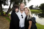 Eiland van Maurik 4 september 2017
Groepsfoto met Nicolette Kluijver en Dennis Weening met Marieke Elsinga, Anouk Hoogendijk, Roeland Fernhout, Niels Gomperts, Carolina Dijkhuizen, Henk Poort, Joelle Witschge, Richard Witschge, Shelly Sterk, Soundos El Ahmadi, Danny Froger, Kaj Gorgels, Nicole Buch en Brace. tijdens de persviewing van Expeditie Robinson 2017 op het Eiland van Maurik