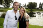 Eiland van Maurik 4 september 2017
Groepsfoto met Nicolette Kluijver en Dennis Weening met Marieke Elsinga, Anouk Hoogendijk, Roeland Fernhout, Niels Gomperts, Carolina Dijkhuizen, Henk Poort, Joelle Witschge, Richard Witschge, Shelly Sterk, Soundos El Ahmadi, Danny Froger, Kaj Gorgels, Nicole Buch en Brace. tijdens de persviewing van Expeditie Robinson 2017 op het Eiland van Maurik