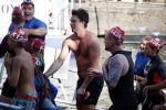 Amsterdam 3 september 2017  
ALS Cityswim in de amsterdamse grachten. Johnny de Mol jr en Rick Brandsteder zemmen met Ralph en Carlijn de Vies en hun kinderen  zoon Daniel en  hun dochter