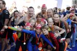 Amsterdam 3 september 2017  
ALS Cityswim in de amsterdamse grachten. Johnny de Mol jr en Rick Brandsteder zemmen met Ralph en Carlijn de Vies en hun kinderen  zoon Daniel en  hun dochter