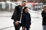 Hilversum 11 juli 2017
Premiere war of the planet of the apes in bioscoop Hilversum. Rico Verhoeven met zijn zwangere vrouw en met fans