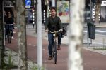 Amsterdam 26 juli 2017
Rik v d Westelaken op de fiets in Amsterdam