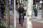 Amsterdam 26 juli 2017
Rik v d Westelaken op de fiets in Amsterdam