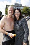 Amsterdam 3 september 2017  
ALS Cityswim in de amsterdamse grachten. Rintje Ritsma met vriendin