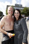 Amsterdam 3 september 2017  
ALS Cityswim in de amsterdamse grachten. Rintje Ritsma met vriendin
