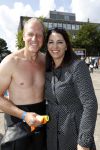 Amsterdam 3 september 2017  
ALS Cityswim in de amsterdamse grachten. Rintje Ritsma met vriendin