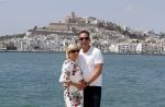 ibiza 24 juni 2017 
Rob Geus met zijn zwangere vrouw op vakantie op ibiza