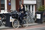 Amsterdam 7 september 2017 
Robine v d Meer met dochter op de fiets in amsterdam