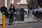 Amsterdam 7 september 2017 
Robine v d Meer met dochter op de fiets in amsterdam