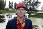 Eiland van Maurik 4 september 2017
Groepsfoto met Nicolette Kluijver en Dennis Weening met Marieke Elsinga, Anouk Hoogendijk, Roeland Fernhout, Niels Gomperts, Carolina Dijkhuizen, Henk Poort, Joelle Witschge, Richard Witschge, Shelly Sterk, Soundos El Ahmadi, Danny Froger, Kaj Gorgels, Nicole Buch en Brace. tijdens de persviewing van Expeditie Robinson 2017 op het Eiland van Maurik