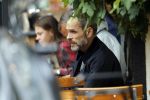 Amsterdam 12 juli 2017
Rolf Snieren op terras met zijn mobiel.