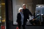 Amsterdam 15 september 2017 
Sheila de Vries met zoon op straat in amsterdam zuid