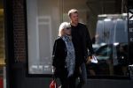 Amsterdam 15 september 2017 
Sheila de Vries met zoon op straat in amsterdam zuid