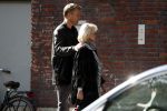 Amsterdam 15 september 2017 
Sheila de Vries met zoon op straat in amsterdam zuid