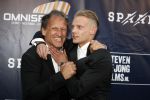 Apeldoorn 2 september 2017
Premiere Spaak in Omnisport . De hoofdrollen worden oa gespeeld door Tim Douwsma Aart Staartjes en Saskia Elise. Steven de Jong is de producent