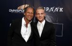 Apeldoorn 2 september 2017
Premiere Spaak in Omnisport . De hoofdrollen worden oa gespeeld door Tim Douwsma Aart Staartjes en Saskia Elise. Steven de Jong is de producent
Steven de Jong en kinderen