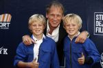 Apeldoorn 2 september 2017
Premiere Spaak in Omnisport . De hoofdrollen worden oa gespeeld door Tim Douwsma Aart Staartjes en Saskia Elise. Steven de Jong is de producent