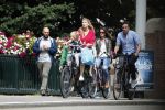 Amsterdam 15 juli 2017  
Susan Smit met haar twee kinderen op de fiets