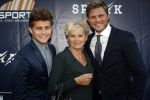 Apeldoorn 2 september 2017
Premiere Spaak in Omnisport . De hoofdrollen worden oa gespeeld door Tim Douwsma Aart Staartjes en Saskia Elise. Steven de Jong is de producent. Tim met moeder en broer