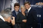 Apeldoorn 2 september 2017
Premiere Spaak in Omnisport . De hoofdrollen worden oa gespeeld door Tim Douwsma Aart Staartjes en Saskia Elise. Steven de Jong is de producent. Tim met moeder en broer