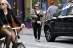 Amsterdam 1 augustus 2017
Trijntje Oosterhuis winkelend op de utrechtsestraat