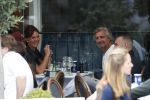 Amsterdam 7 september 2017 
Victor reinier met een vriendin op terras n amsterdam