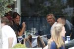 Amsterdam 7 september 2017 
Victor reinier met een vriendin op terras n amsterdam