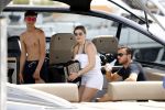 ibiza 15 augustus 2017
Jos Verstappen neemt zijn nieuwe vriendin de braziliaanse Amanda Sodre mee varen op een Wajer Yacht/boot . Zijn zoon Max en dochter Victoria Verstappen zijn er ook bij. Max heeft meerdere vrienden bij waaronder Mark Cox Dave Blom en Sander de Jonge.