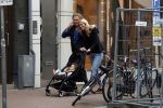Amsterdam 1 september 2017
Wesly Bronkhorst met vriendin en haar dochter op de pc hooftstraat