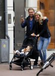 Amsterdam 1 september 2017
Wesly Bronkhorst met vriendin en haar dochter op de pc hooftstraat