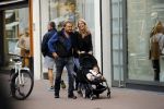 Amsterdam 1 september 2017
Wesly Bronkhorst met vriendin en haar dochter op de pc hooftstraat