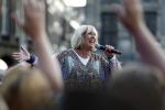 Amsterdam 6 augustus 2017 
Willeke Alberti en Candy Dulfer treden op ter afsluiting van de Gay parade op de dam.