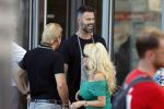 Amsterdam 3 augustus 2018
Patricia Paay en haar man Robert Hinfelaar met vriendin op het leidse plein in Amsterdam.. Arie Boomsma