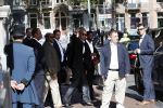Amsterdam 29 september 2018
Barrack Obama verlaat het amstel hotel . Hij had ongeveer 10 man beveiliging bij zich.