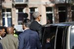 Amsterdam 29 september 2018
Barrack Obama verlaat het amstel hotel . Hij had ongeveer 10 man beveiliging bij zich.
