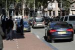 Amsterdam 29 september 2018
Barrack Obama verlaat het amstel hotel . Hij had ongeveer 10 man beveiliging bij zich.