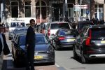 Amsterdam 29 september 2018
Barrack Obama verlaat het amstel hotel . Hij had ongeveer 10 man beveiliging bij zich.