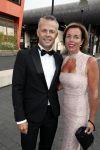 Hilversum 3 september 2018
Telegraaf voetballer van het jaar in studio 21. Bjorn Kuipers met zijn vrouw