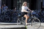 Amsterdam 3 augustus 2018
Chantal Janzen op de fiets.