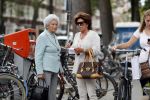 Amsterdam 1 september 2018
Christine Kroonenberg doet met haar moeder boodschappen in Amsterdam zuid.