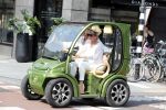 Amsterdam 1 augustus 2018
Connie Witteman en partner Eugene v Dun in hun nieuwe Connieâ€™s Creative Car Concept karrteje (Biro)