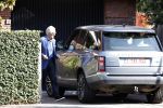 Amsterdam 1 september 2018
Cor Boonstra en zijn vrouw Boonstra hebben het huis / villa van Jaap van Zweden gekocht . Ze doen boodschappen op de beethovenstraat.