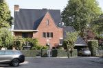 Amsterdam 1 september 2018
Cor Boonstra en zijn vrouw Boonstra hebben het huis / villa van Jaap van Zweden gekocht . Ze doen boodschappen op de beethovenstraat.
