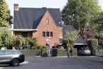 Amsterdam 1 september 2018
Cor Boonstra en zijn vrouw Boonstra hebben het huis / villa van Jaap van Zweden gekocht . Ze doen boodschappen op de beethovenstraat.