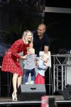 Waspik Waalwijk 26 augustus 2018
Huldiging Maarten v d Weijdenin Waalwijk en met familie bij zijn huis. Zijn vrouw Daisy en kinderen Phileine en Robien waren er natuurlijk bij.